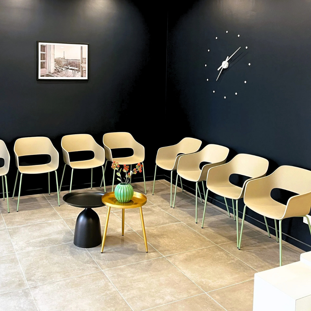Accompagnement dans le choix de mobilier Médico-Dentaire.