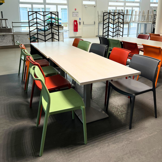 Nouvelles assises pour la cantine du lycée